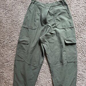 Lululemon Light Utilitech High Rise Cargo Pants Army Green - Size 31
